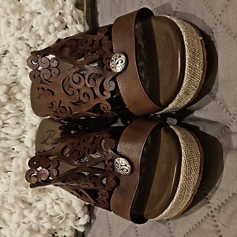 Brighton Wedges - Picture 2 of 16